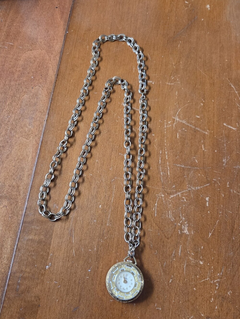 Vintage Sarah Coventry Ladies Pocket Watch DOESN'T WORK, FOR PARTS 18.5in